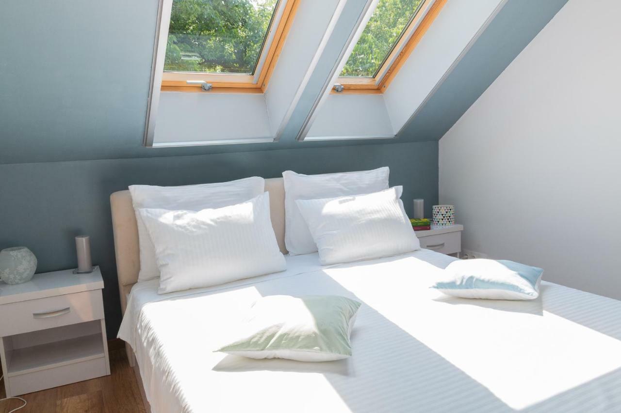 Cozy Flat In The Heart Of The City Nagyvárad Kültér fotó